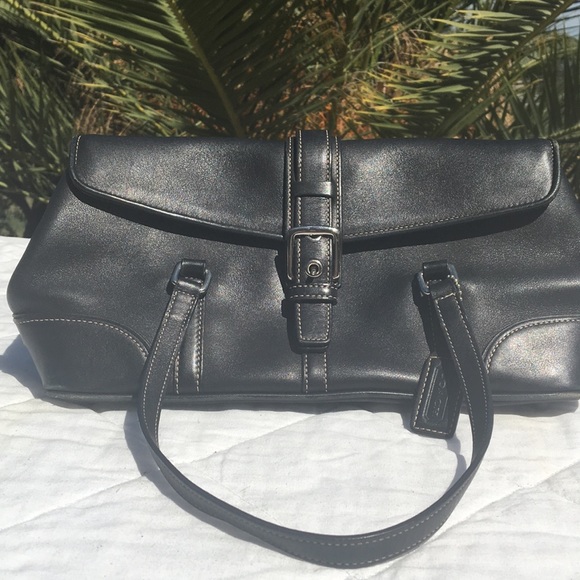 Beautiful Coach Black Leather Purse - Picture 2 of 6